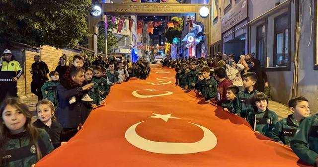 Artvin ve Ordu da 19 Mayıs kutlamaları kapsamında fener alayı düzenlendi Artvin Haberleri