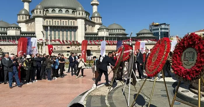 Taksim Meydanı nda 19 Mayıs töreni