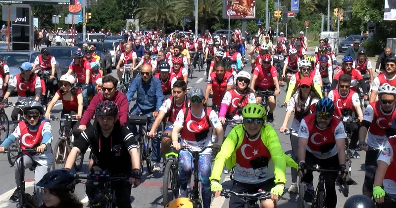 Kadıköy de 19 Mayıs dolayısıyla bisiklet turu