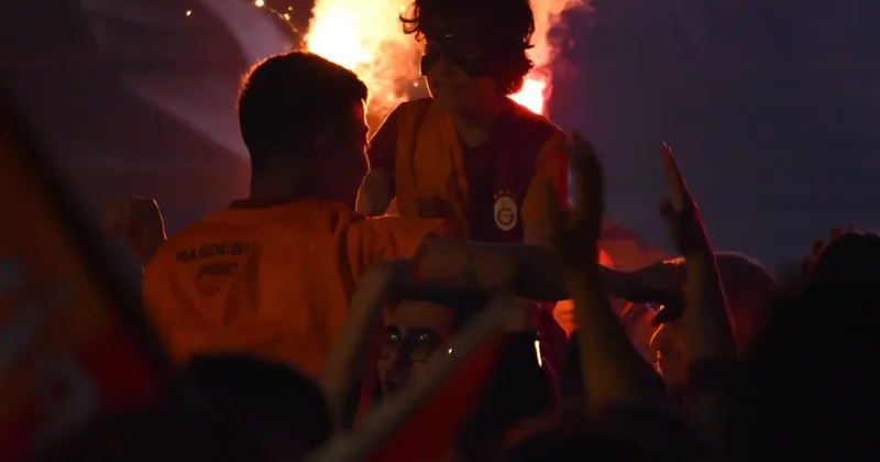 Galatasaray taraftarına Kadıköy de saldırı: Yaralananlar var