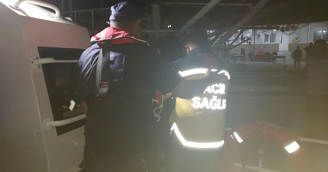 Tekirdağ da gemide kalp krizi geçiren personel sahil güvenlik ekiplerince tahliye edildi Tekirdağ Haberleri