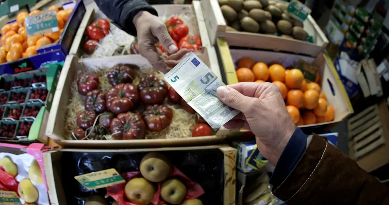 Euro Bölgesi nde yıllık enflasyon nisanda değişmedi