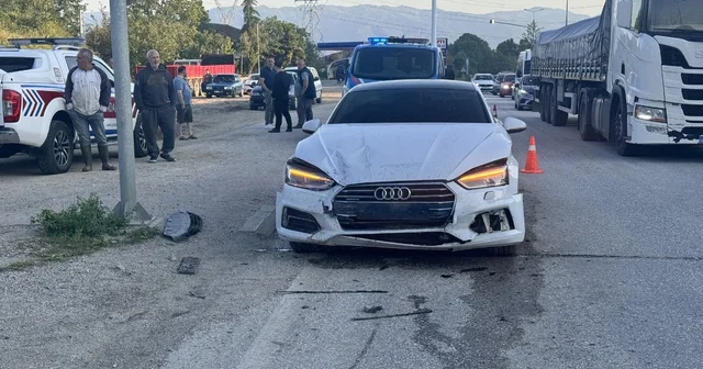 Düzce de otomobilin çarptığı midibüsteki 7 kişi yaralandı Düzce Haberleri