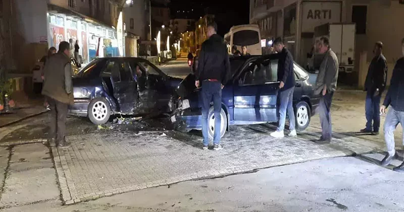 Kastamonu’da iki otomobil çarpıştı; 1 yaralı