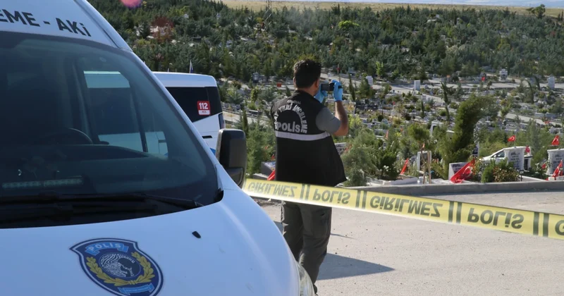 Malatya da akrabalar mezarlıkta birbirine girdi, 3 kişi yaralandı Sözcü Gazetesi