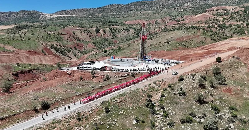Bakan Alparslan Bayraktar yeni petrol keşfini Gabar da açıkladı: 41 milyon varillik keşif