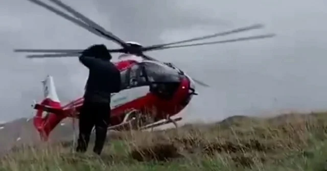 Van’da dağlık alanda mahsur kalan vatandaş ambulans helikopterle kurtarıldı VİDEO İZLE