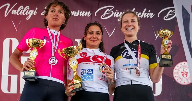 Türkiye Kupası 4. Etap Samsun Kadınlar Yol Bisikleti Yarışı tamamlandı Samsun Haberleri