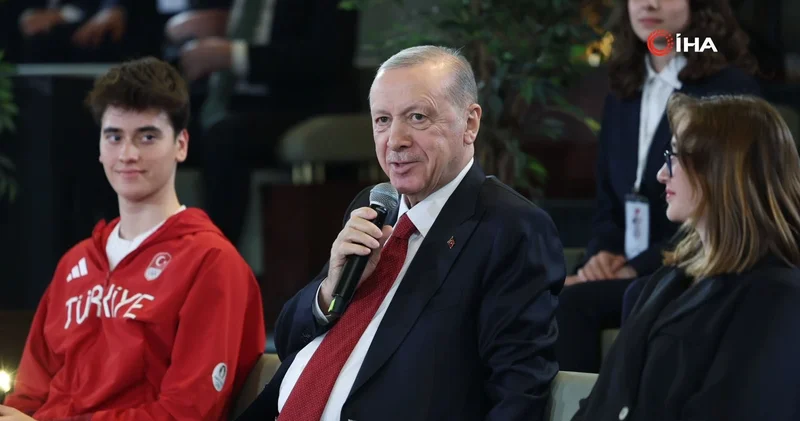 Gençlerle bir araya gelen Cumhurbaşkanı Erdoğan dan açıklamalar
