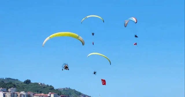 Havada korku dolu anlar: Paramotor havalandıktan kısa süre sonra denize düştü Giresun Haberleri