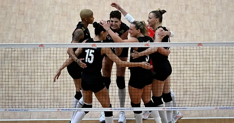 Voleybol Milletler Ligi: Filenin Sultanları durdurulamıyor! A Milli Kadın Voleybol Takımı, Kanada ya set vermedi...