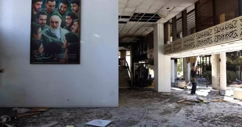İsrail in vurduğu İran Televizyonu nun son hali böyle görüntülendi