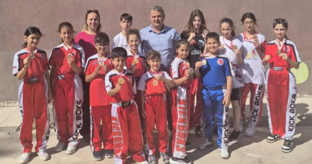 Gedizli kick boksçulardan İzmir Türkiye şampiyonası öncesi büyük başarı Diğer Haberleri