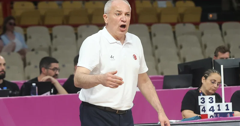 A Milli Kadın Basketbol Takımı Başantrenörü Ekrem Memnun: Cumartesi günü kazanarak çeyrek finale kalmak istiyoruz