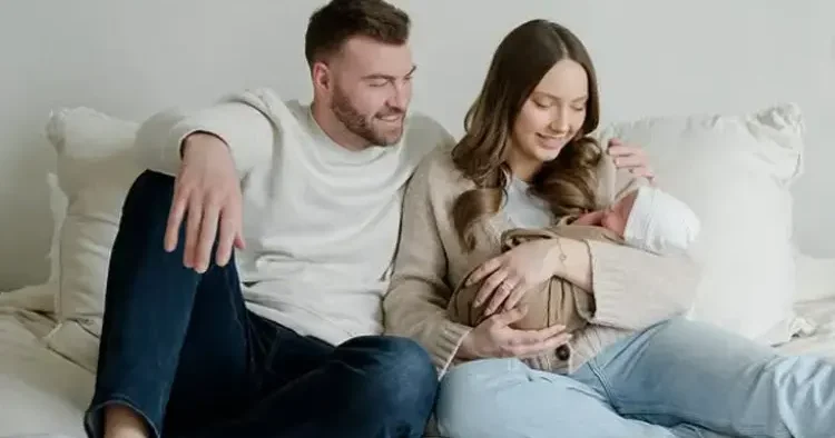 Ünlü şarkıcı kızını geçen yıl evlendirmişti... Düğünümüzde sen de bizimleydin! İlk aile pozu