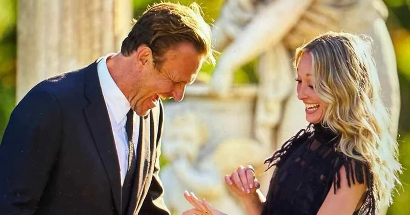 Jason Segel 45 yaşında evliliğe ikna oldu! How I Met Your Mother’ yıldızı, Kayla Radomski ile evleniyor magazin haberleri