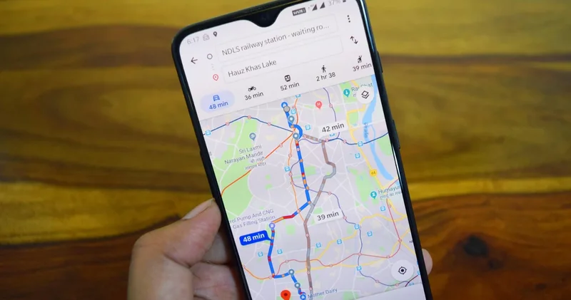 Google Haritalar a 4 yeni özellik: Bu yoldan git daha az yakıt harcarsın!