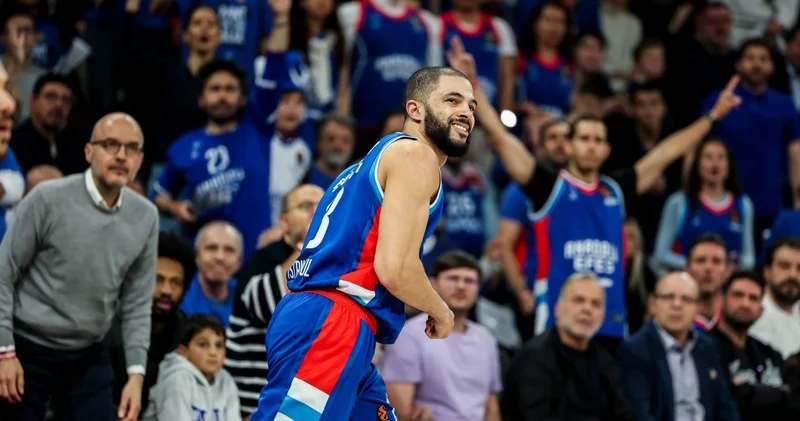 Anadolu Efes te ayrılık rüzgarları: Darius Thompson a İtalya yolu göründü