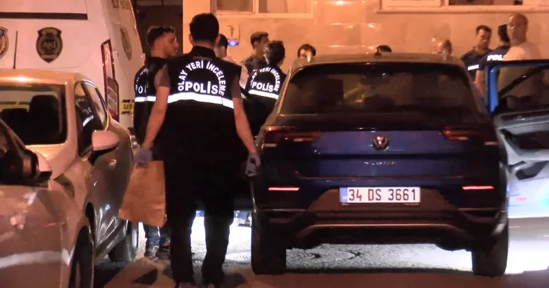 Fatih te otomobilin içinde, yanındaki kişinin silahlı saldırısına uğrayan sürücü öldü