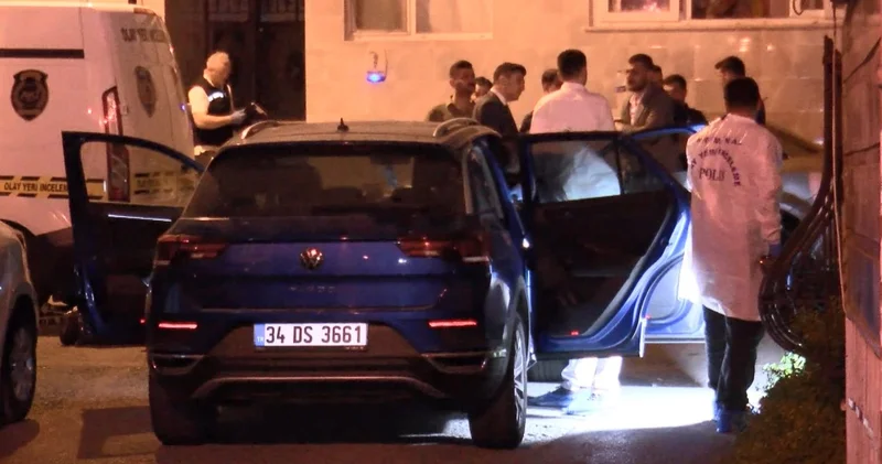 Fatih te bir kişi otomobilde silahla vurularak öldürüldü