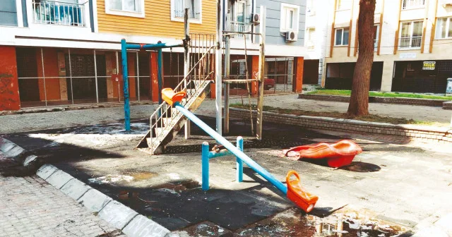 Belediyenin ilgilenmediği park çöplüğe dönüştü Gündem Haberleri