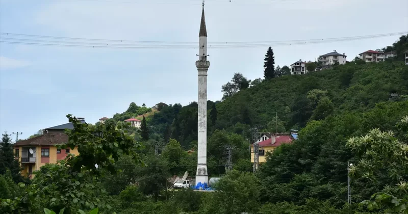 Trabzon da camisi olmayan minare görenleri şaşırtıyor!