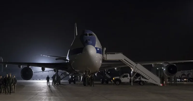 Dünya diken üstünde! Kıyamet uçağı gizlice havalandı