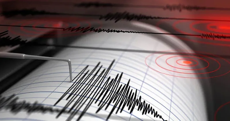 Son dakika Ege Denizi nde deprem oldu