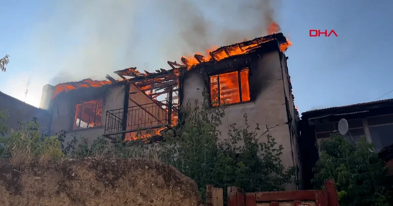 Çankırı’da metruk evde yangın