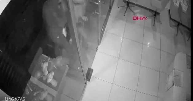 Saniyeler içinde kuyumcuyu soydular! İşte 600 bin dolarlık hırsızlık...