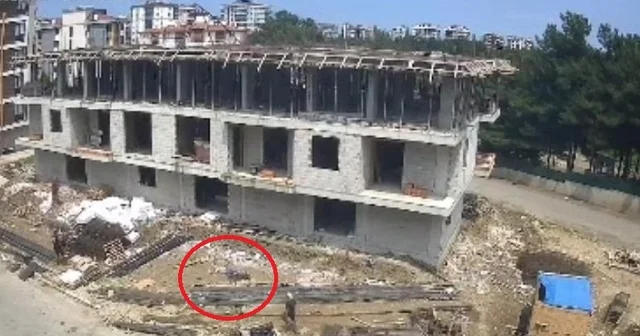 İnşaattan düşen ustanın bacağına demir saplandı; olay kamerada Samsun Haberleri