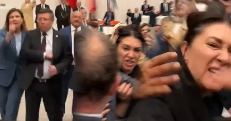 Meclis birbirine karıştı! AKP li vekiller muhalefete saldırdı Sözcü Gazetesi