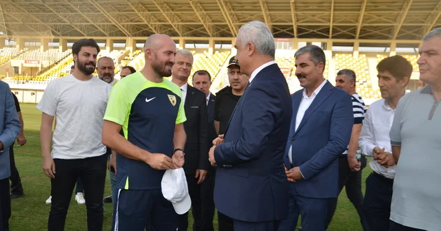 Muş Valisi Çakır dan Muşspor a ziyaret Muş Haberleri