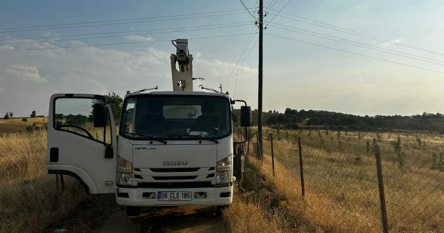 Tamir için elektrik direğine çıkan çalışanın feci ölümü Uşak Haberleri