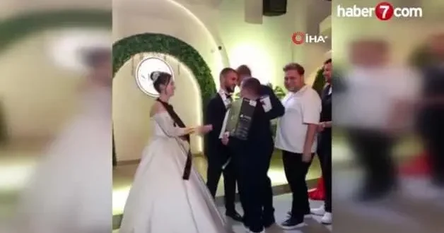 Bursa da ilginç takı töreni