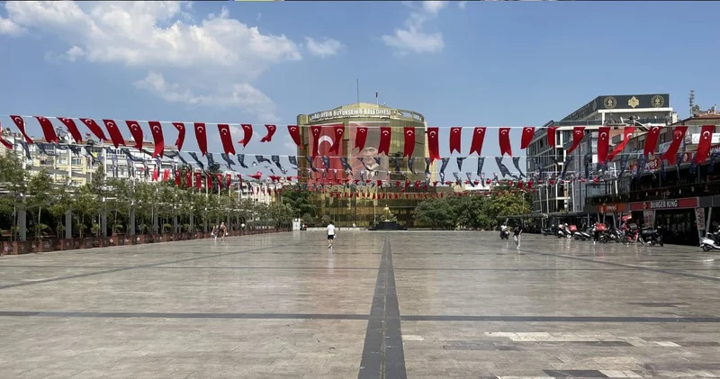 Aydın dan kaçan kaçana: Şehir bomboş kaldı