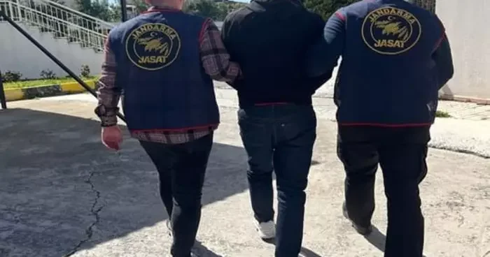 Hırsızlık suçundan aranan şahıs JASAT tan kaçamadı
