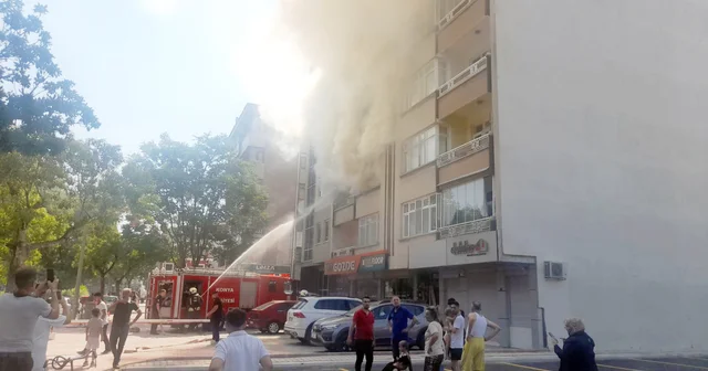 5 katlı apartmandaki dairede çıkan yangın söndürüldü Konya Haberleri