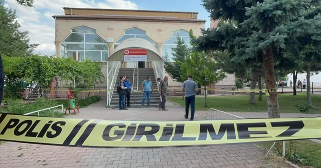 Husumetli komşusunu camide namaz kılarken bıçakla öldürdü Kayseri Haberleri