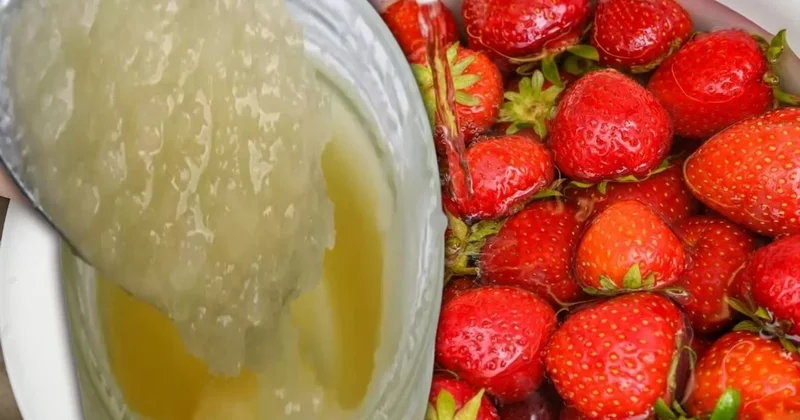 Sirke ya da karbonattan 10 kat daha etkili! Çilekteki pestisiti saniyeler içinde temizliyor Sözcü Gazetesi