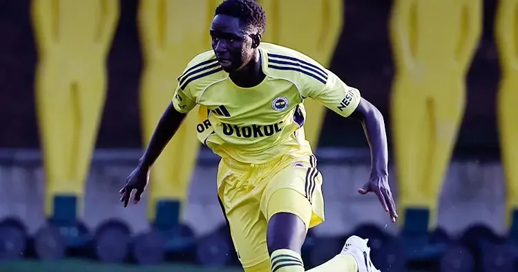 Fenerbahçe’de Schengen vizesi krizi çıkmıştı! Abdou Aziz Fall da müjde geldi