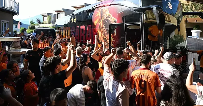 Galatasaray kafilesine Avusturya da coşkulu karşılama Fanatik Spor Haberleri Video