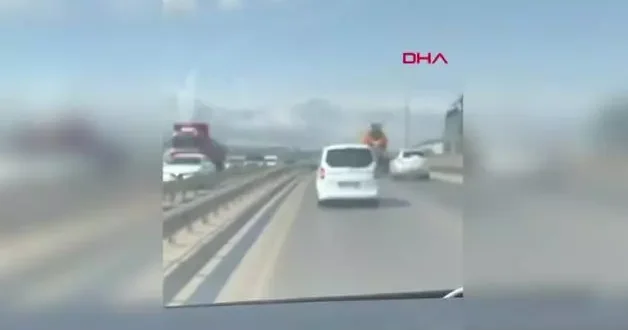 Yine bir trafik magandası ambulansa yol vermedi