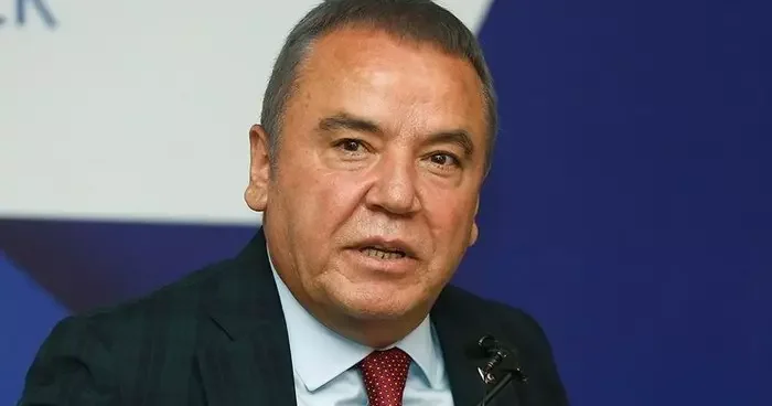 Son dakika Muhittin Böcek in kendisi ve gelininden sonra oğluna da gözaltı! Antalya daki rüşvet soruşturmasında yeni gelişme