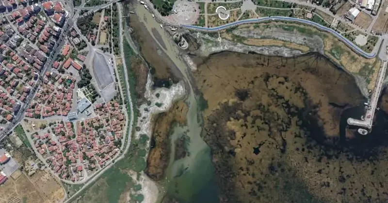 Kuraklığın getirdiği son nokta! Beyşehir Gölü vefat etti