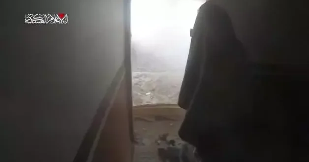 İsrail askerleri yine keklik gibi avlandı! Diplerindeki mücahidi göremediler