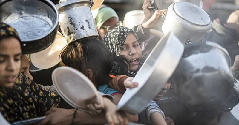 Gazze “açlıktan” ölüyor! 3 kişi daha can verdi