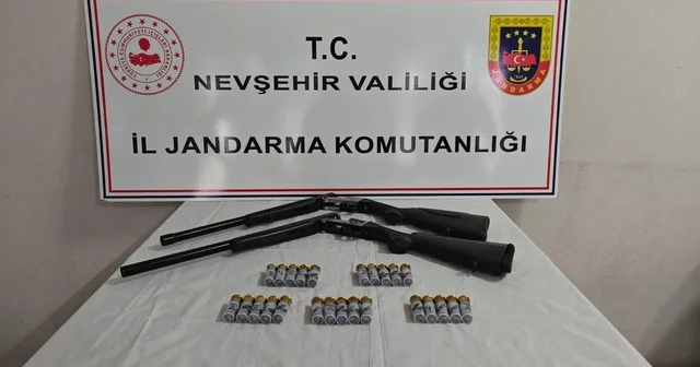 Nevşehir de durdurulan araçta ruhsatsız 2 av tüfeği ele geçirildi Nevşehir Haberleri