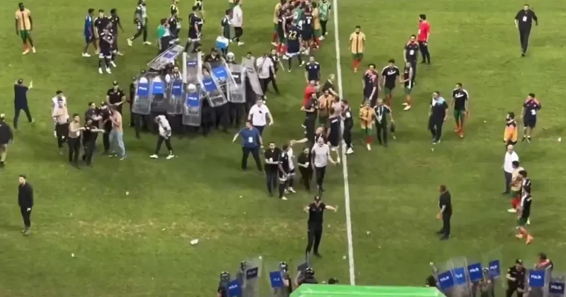 Tekmeler havada uçuştu! Amedspor Erzurumspor maçı sonrası ortalık savaş alanına döndü