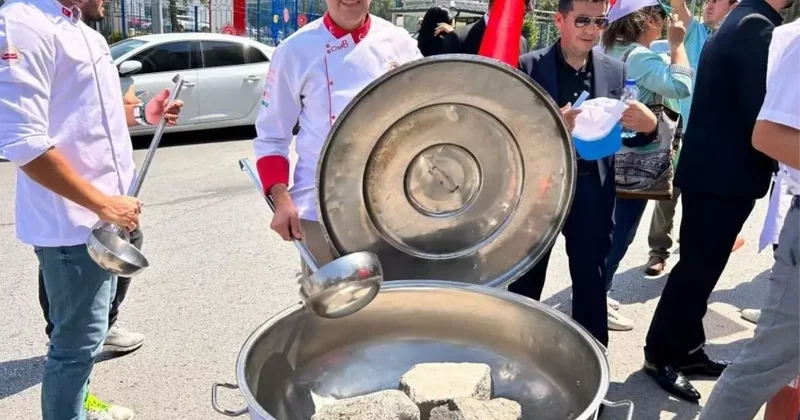 Eylem yapan memurlardan bir garip talep: teklif edilen zam, Papua Yeni Gine Kinası ile verilsin